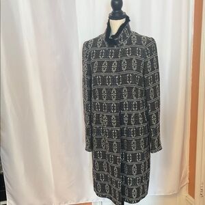 Acrid Punto size 14Elegant Black and White coat$955